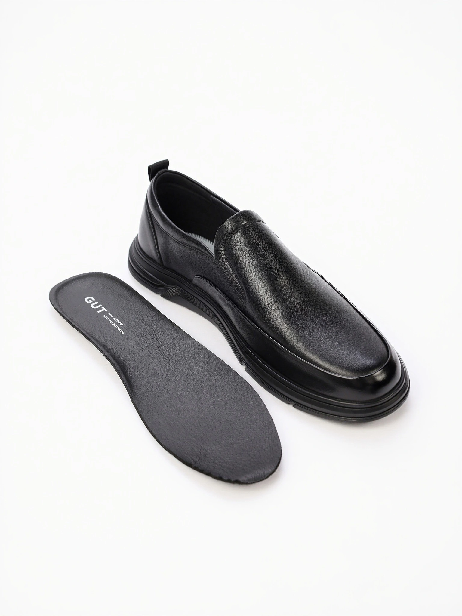 Туфли черного цвета с эластичными вставками